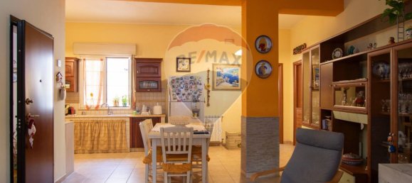 4 bedrooms House in Syracuse, Italy No. 266419 8