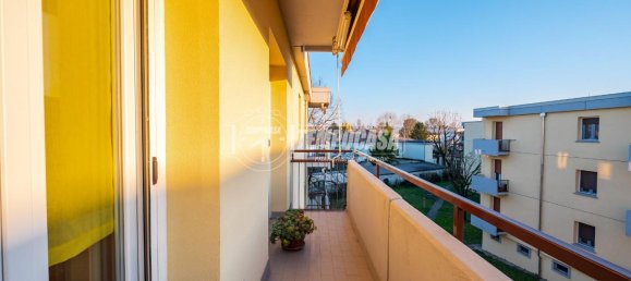 3 rooms Apartment in Fontevivo, Italy No. 35127 5