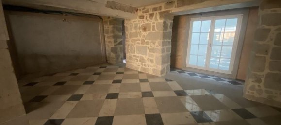 488m² Commercial property in Porto, Portugal No. 98221 11