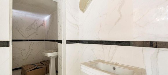 488m² Commercial property in Porto, Portugal No. 98221 8