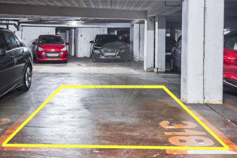  Parking in Funchal, Portugal No. 319915