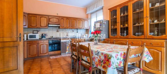 3 bedrooms Villa in Olgiate Olona, Italy No. 338791 4