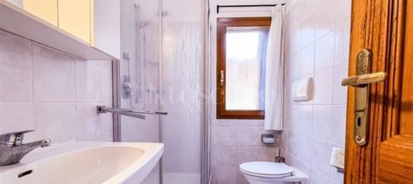 2-salle Appartement à Olbia, Italy No. 204637 26