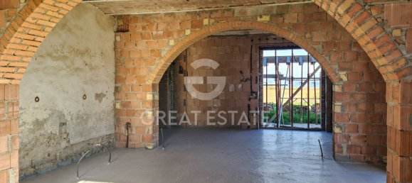 Дом с 5 комнатами в Кастильоне дель Лаго, Италия № 58457 10