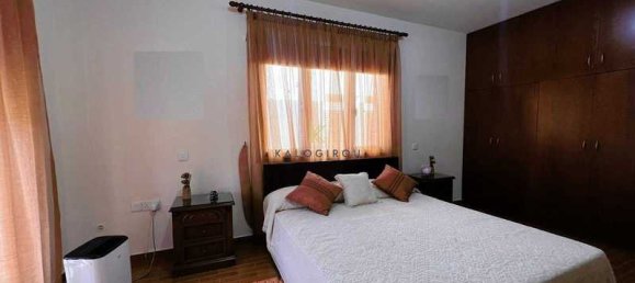 4 Schlafzimmer Haus in Mazotos, Cyprus, Nr. 7736 8