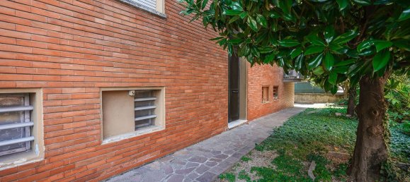 4 rooms Apartment in Bologna, Italy No. 280378 28