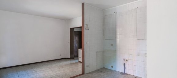 4 rooms Apartment in Bologna, Italy No. 280378 17