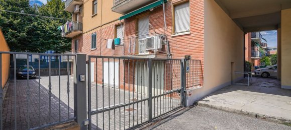 4 rooms Apartment in Bologna, Italy No. 280378 20