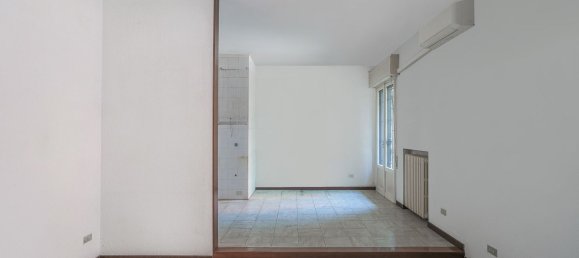 4 rooms Apartment in Bologna, Italy No. 280378 25