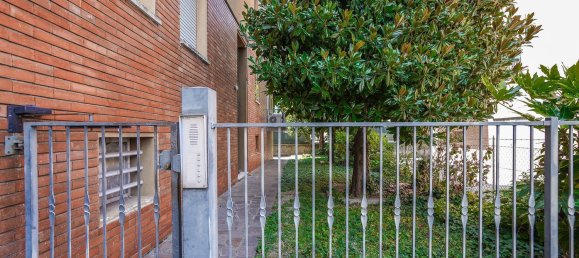 4 rooms Apartment in Bologna, Italy No. 280378 26