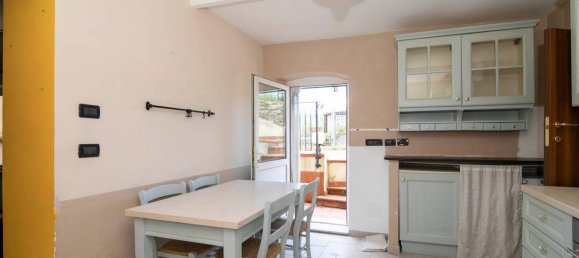 2 Schlafzimmer Wohnung in Genoa, Italy, Nr. 329869 6