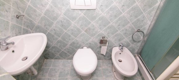 2 Schlafzimmer Wohnung in Genoa, Italy, Nr. 329869 8