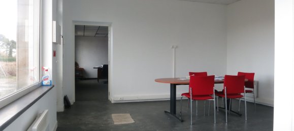 6 rooms Commercial property in La Chapelle-d'Armentieres, France No. 81408 10