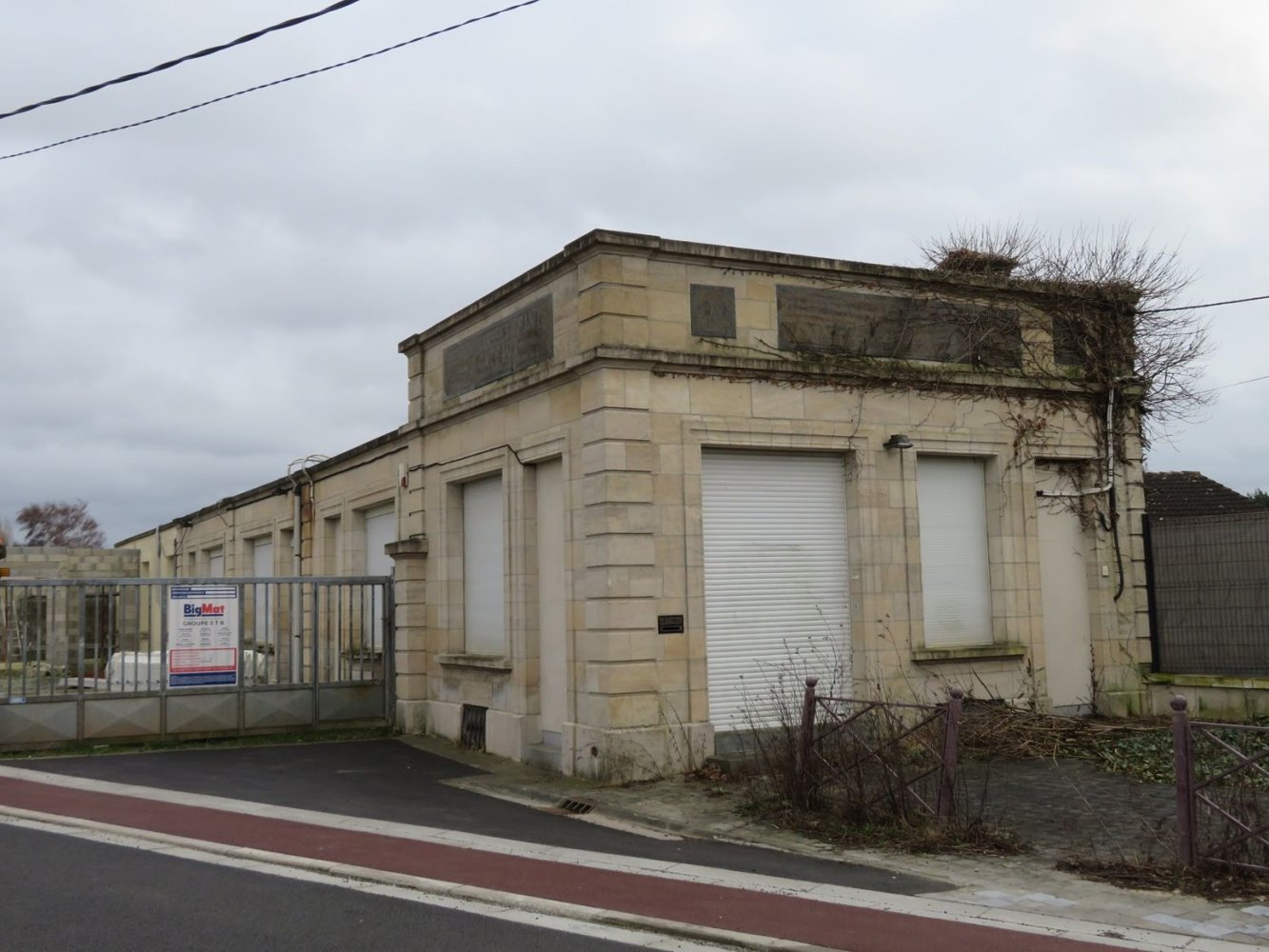 6 rooms Commercial property in La Chapelle-d'Armentieres, France No. 81408