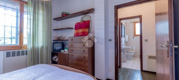 4 bedrooms Apartment in Vergato, Italy No. 322422 8