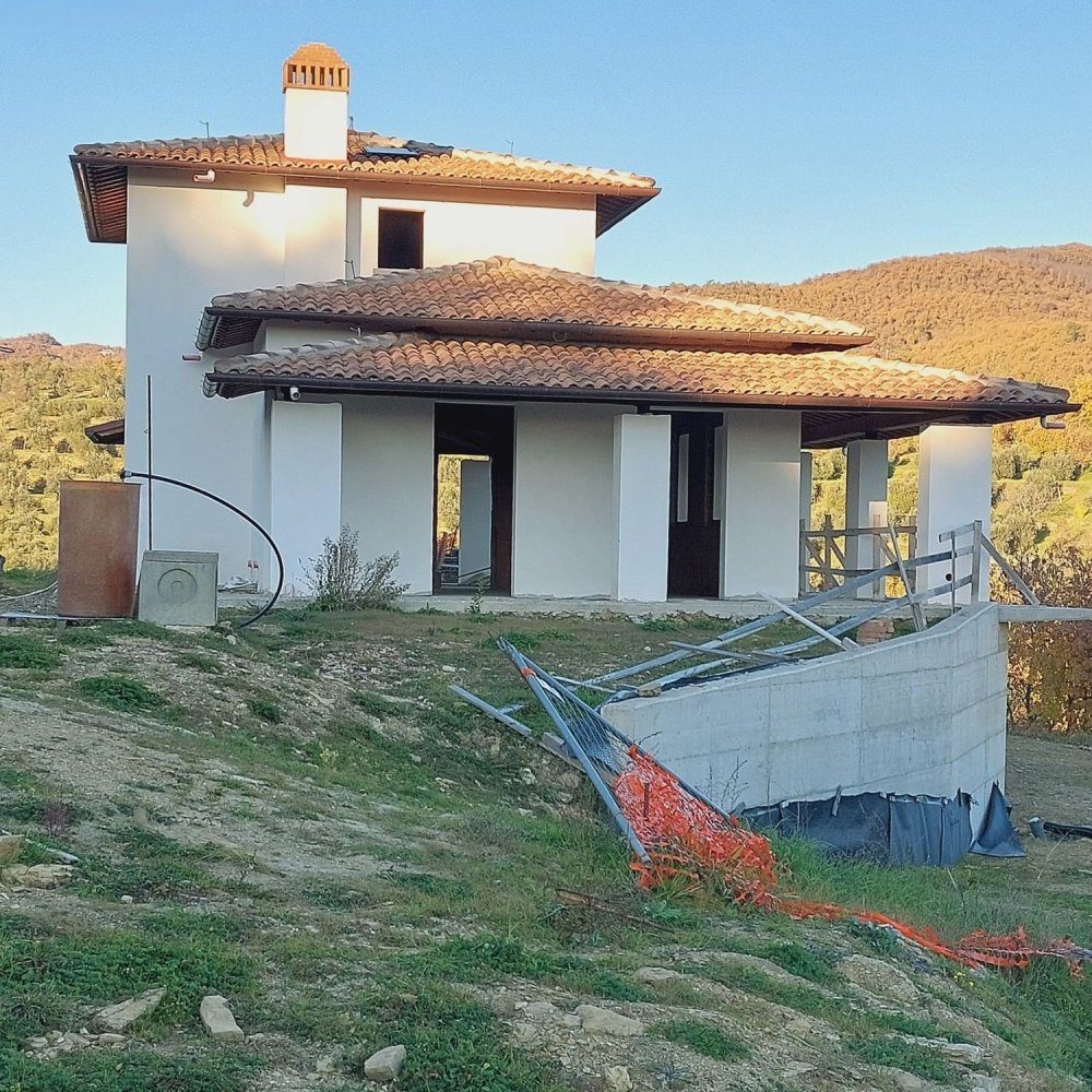 7 rooms Villa in Arezzo, Italy No. 110893