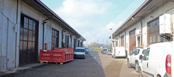 1-salle Entrepôt à Settimo Milanese, Italy No. 210835 3