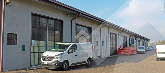 1-salle Entrepôt à Settimo Milanese, Italy No. 210835 17