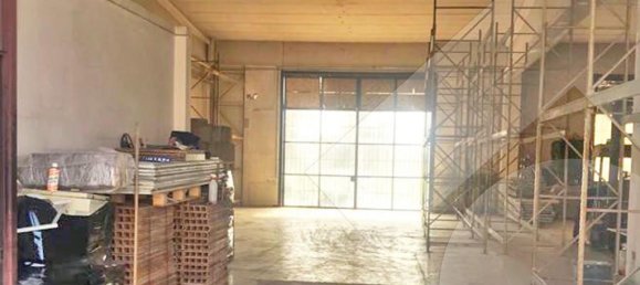 1-salle Entrepôt à Settimo Milanese, Italy No. 210835 7