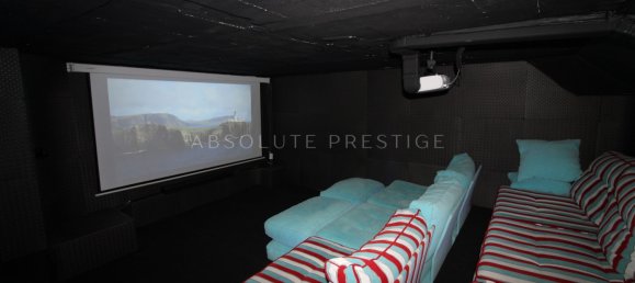 4 bedrooms Villa in Malaga, Spain No. 45489 4