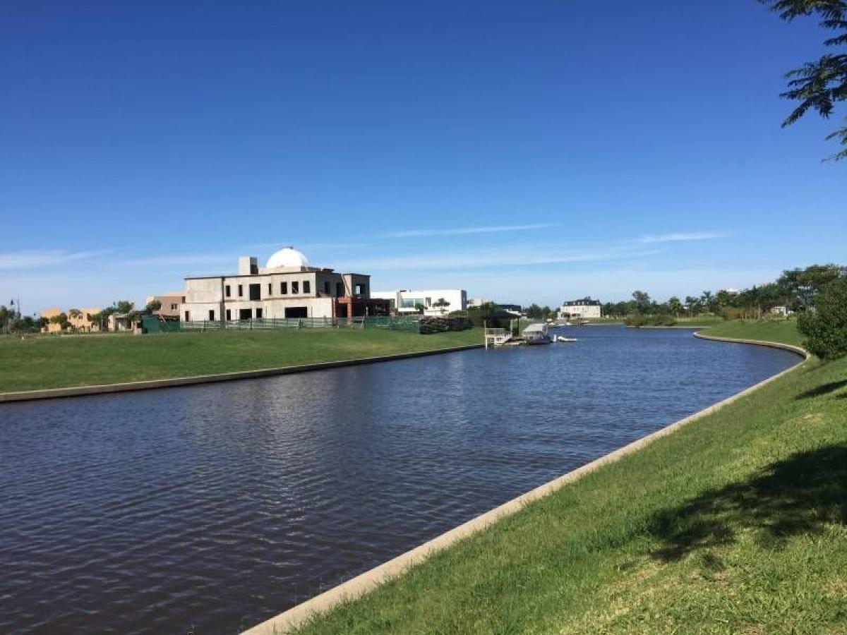  Land in Tigre, Argentina No. 42792