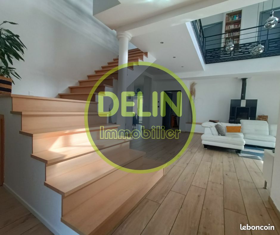 4 Schlafzimmer Haus in Noyal-Chatillon-sur-Seiche, France, Nr. 326110