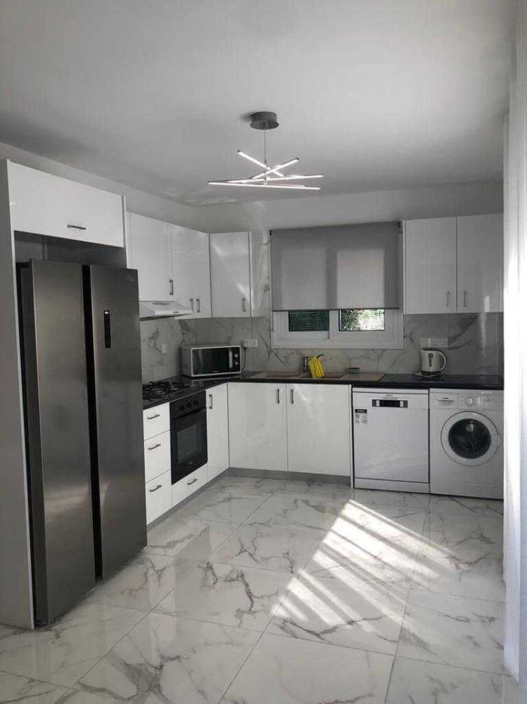 Villa de 4 dormitorios en Agios Tychonas, Cyprus No. 7101