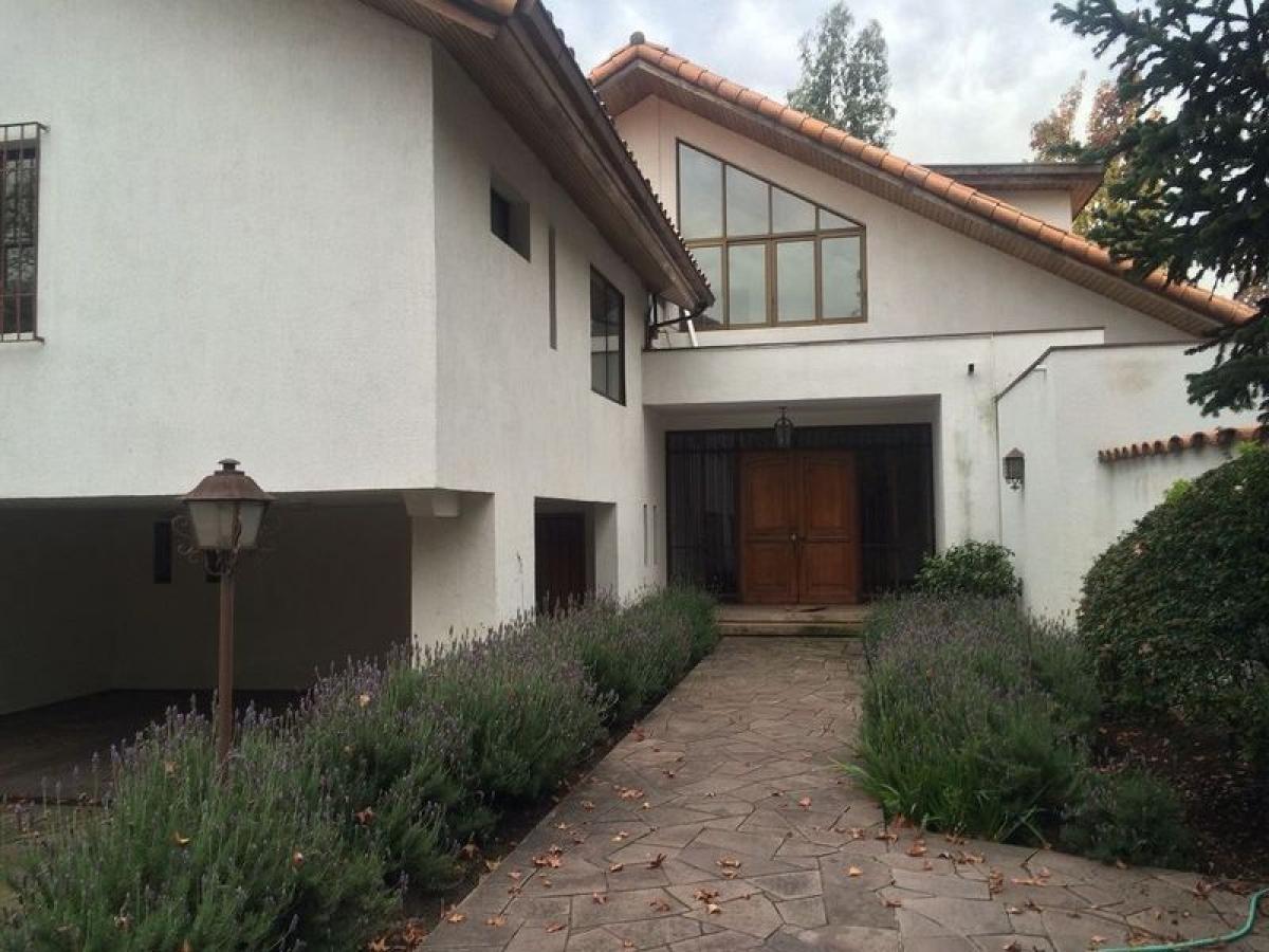 4 bedrooms House in Santiago, Chile No. 4739