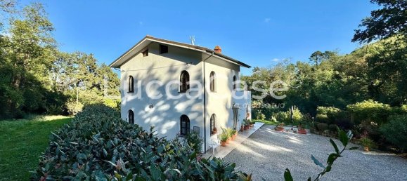 10 rooms Villa in Capannori, Italy No. 141479 7