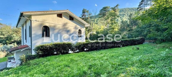 10 rooms Villa in Capannori, Italy No. 141479 4