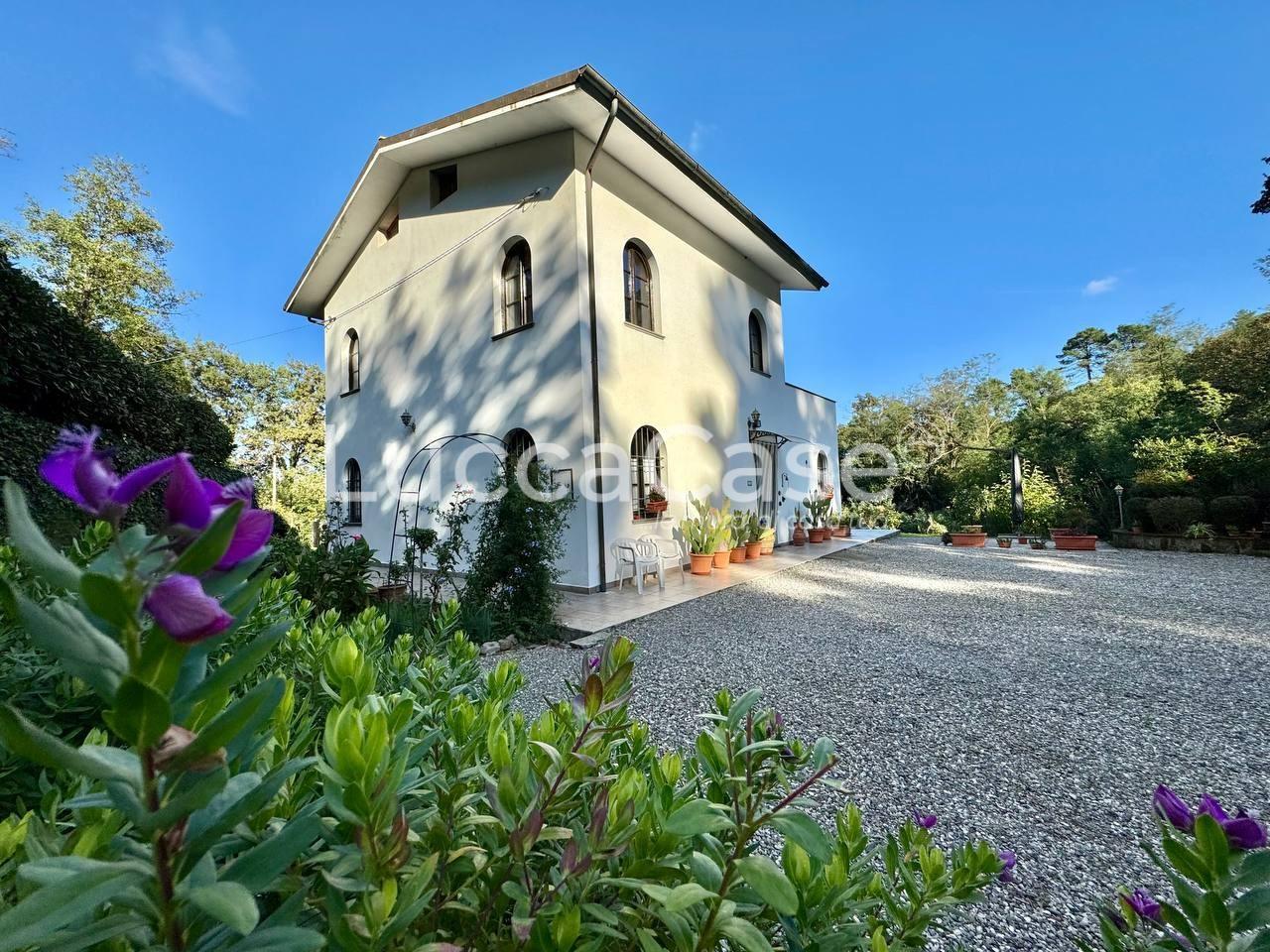 10 rooms Villa in Capannori, Italy No. 141479
