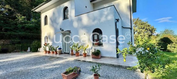 10 rooms Villa in Capannori, Italy No. 141479 12