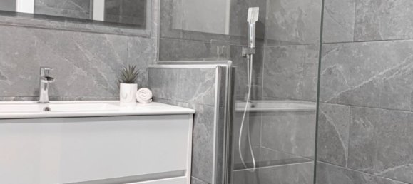 Apartamento de 3 dormitorios en Benidorm, Spain No. 12078 9