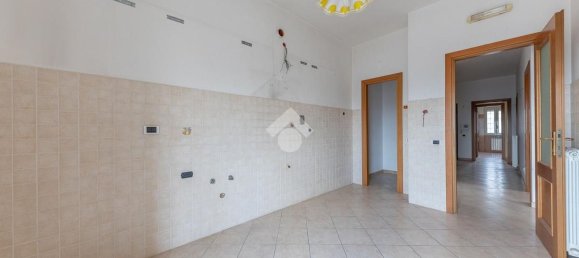 Apartamento de 3 divisões em Guidonia Montecelio, Italy N.º 297250 13