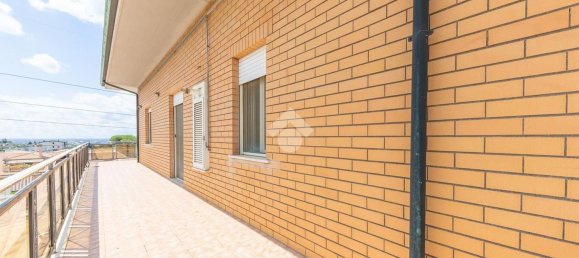 Apartamento de 3 divisões em Guidonia Montecelio, Italy N.º 297250 4