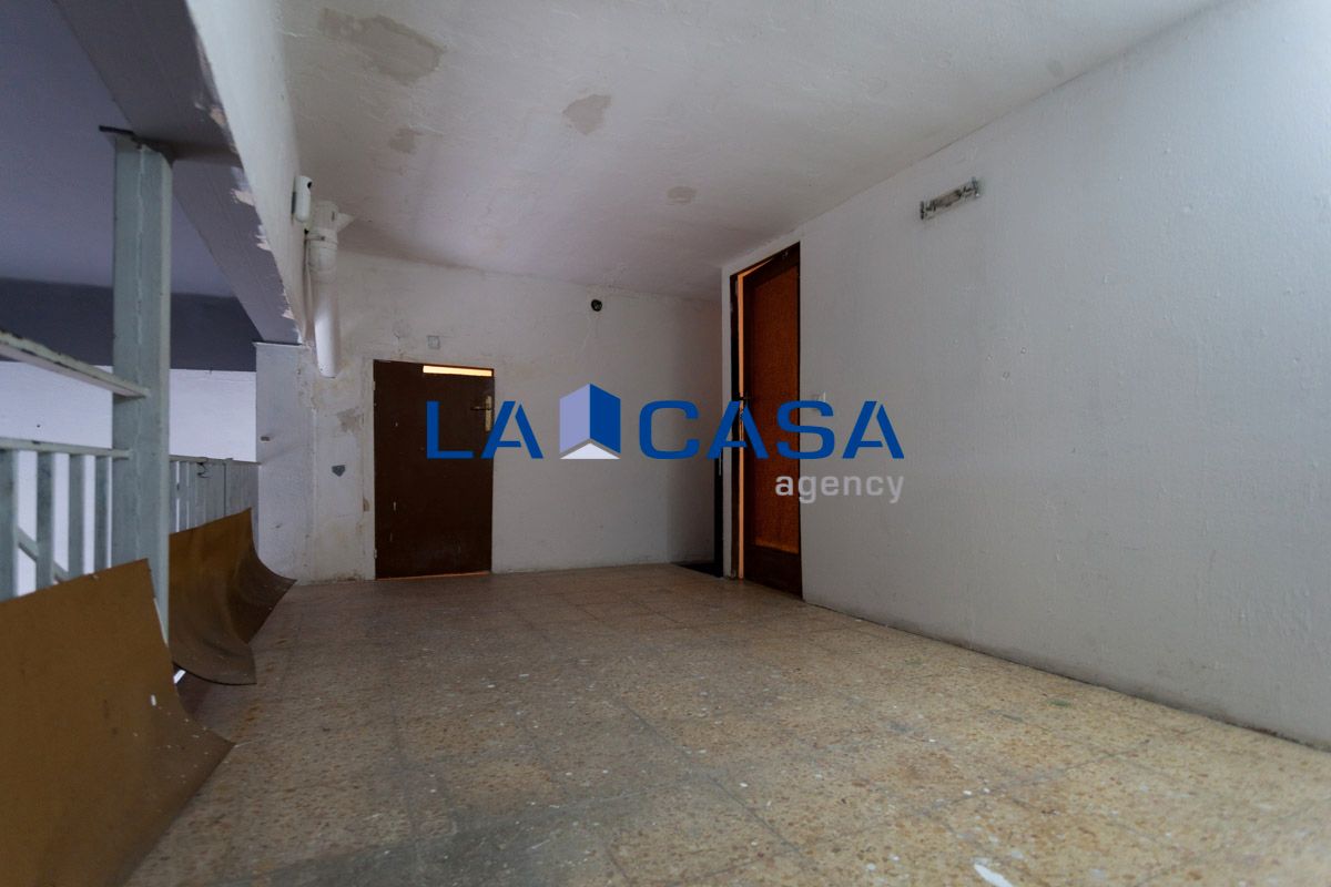 Propriété commerciale à L'Hospitalet de Llobregat, Spain 70m² No. 244282