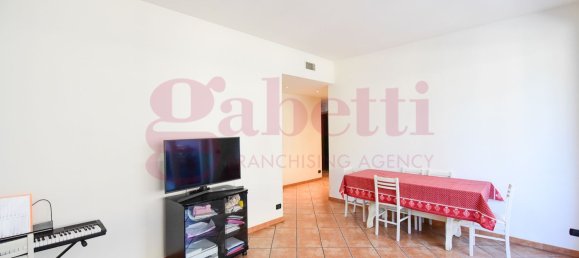 Apartamento de 3 habitaciónes en Mariano Comense, Italy No. 282459 4
