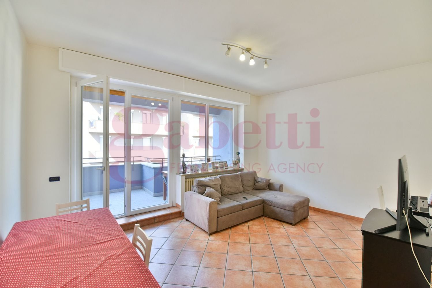 Apartamento de 3 habitaciónes en Mariano Comense, Italy No. 282459