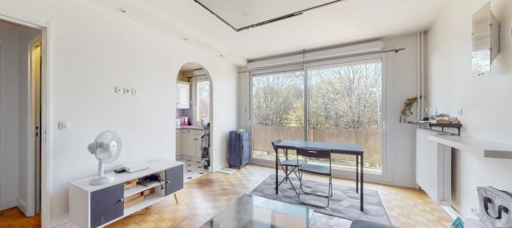 Studio in Villejuif, France No. 164873 2