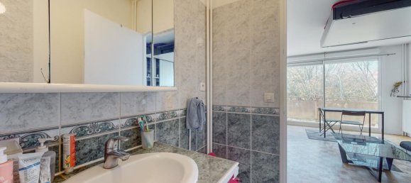 Studio in Villejuif, France No. 164873 10