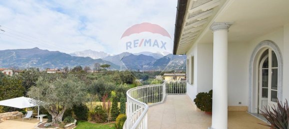 8 rooms Villa in Forte dei Marmi, Italy No. 38808 27
