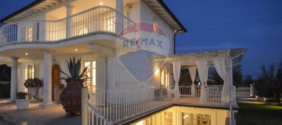 8 rooms Villa in Forte dei Marmi, Italy No. 38808 11