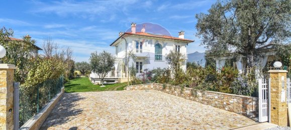 8 rooms Villa in Forte dei Marmi, Italy No. 38808 15