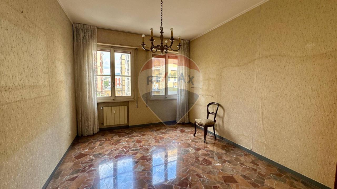 4 rooms Apartment in Savona, Italy No. 14954