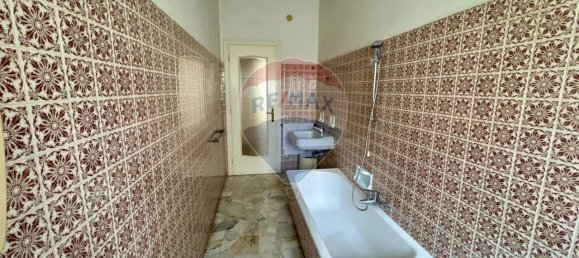 4 rooms Apartment in Savona, Italy No. 14954 8