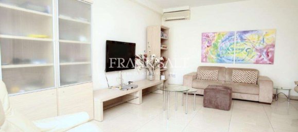 3 bedrooms Penthouse in Saint Julian's, Malta No. 2609 10