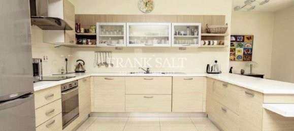3 bedrooms Penthouse in Saint Julian's, Malta No. 2609 4