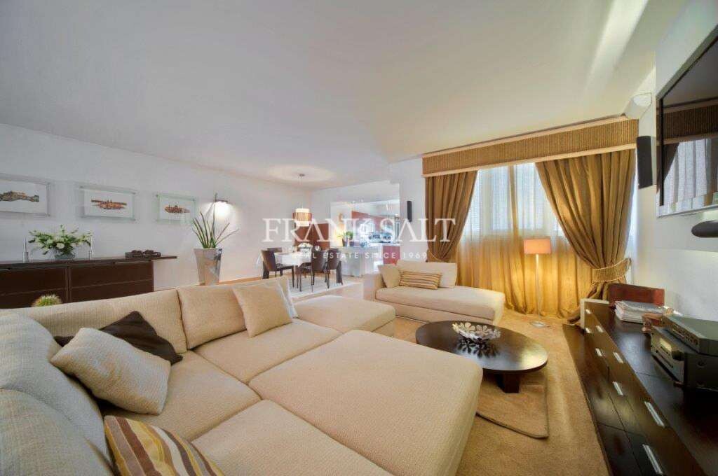 3 bedrooms Penthouse in Saint Julian's, Malta No. 2609