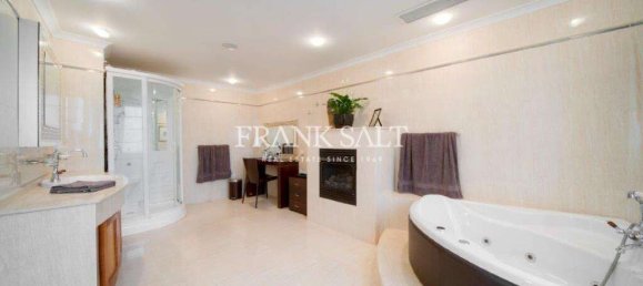 3 bedrooms Penthouse in Saint Julian's, Malta No. 2609 15