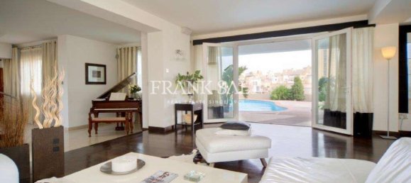 3 bedrooms Penthouse in Saint Julian's, Malta No. 2609 13